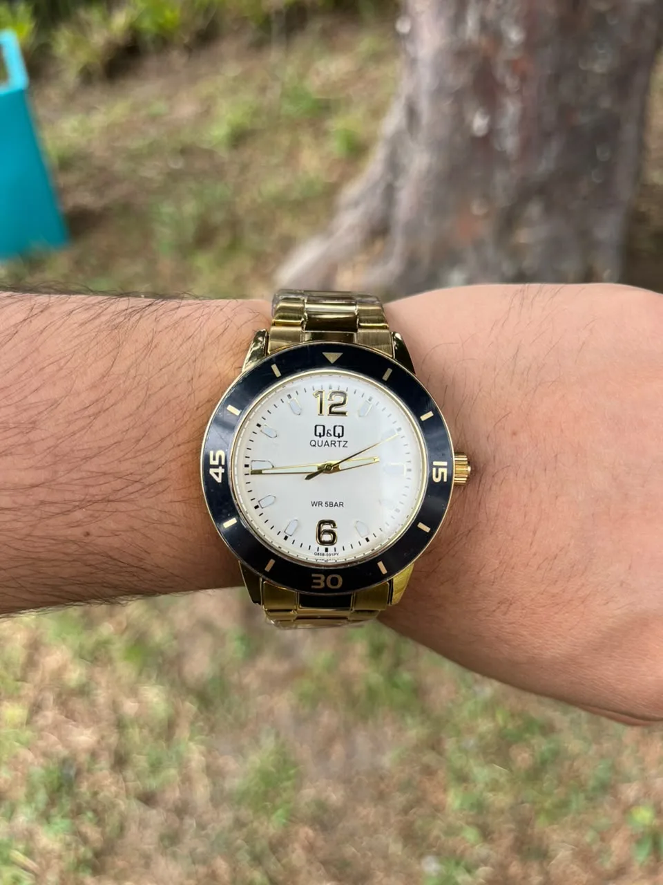 QYQ Aura — Dorado / Blanco — vista 2